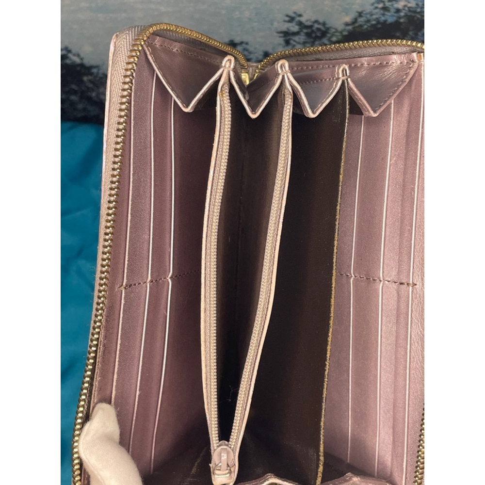 Women's Gucci Beautiful Wallet Opalescent Purple & Pink EUC In Box - Picture 4 of 10